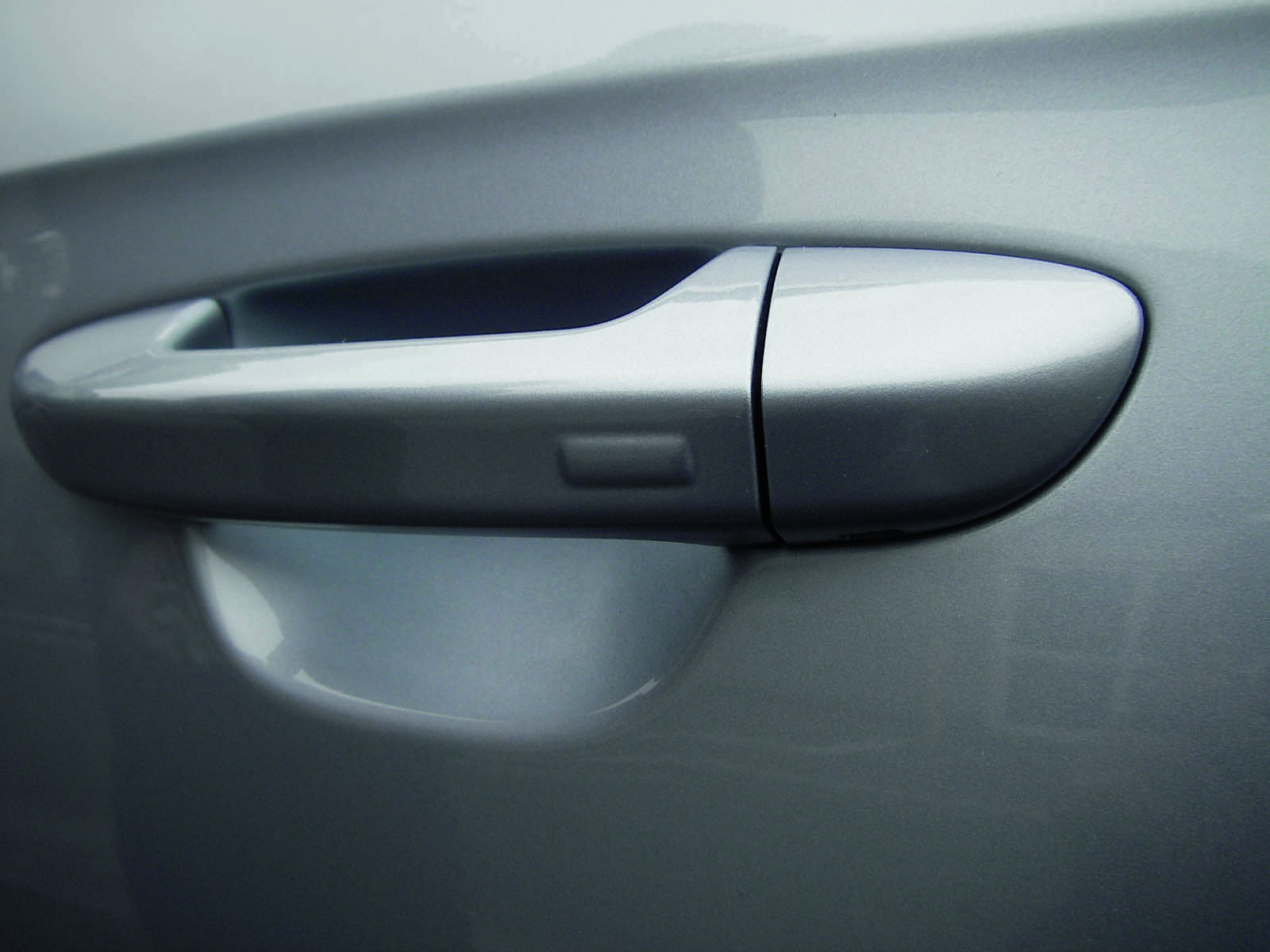 Keyless Go function: door handle with locking sensor