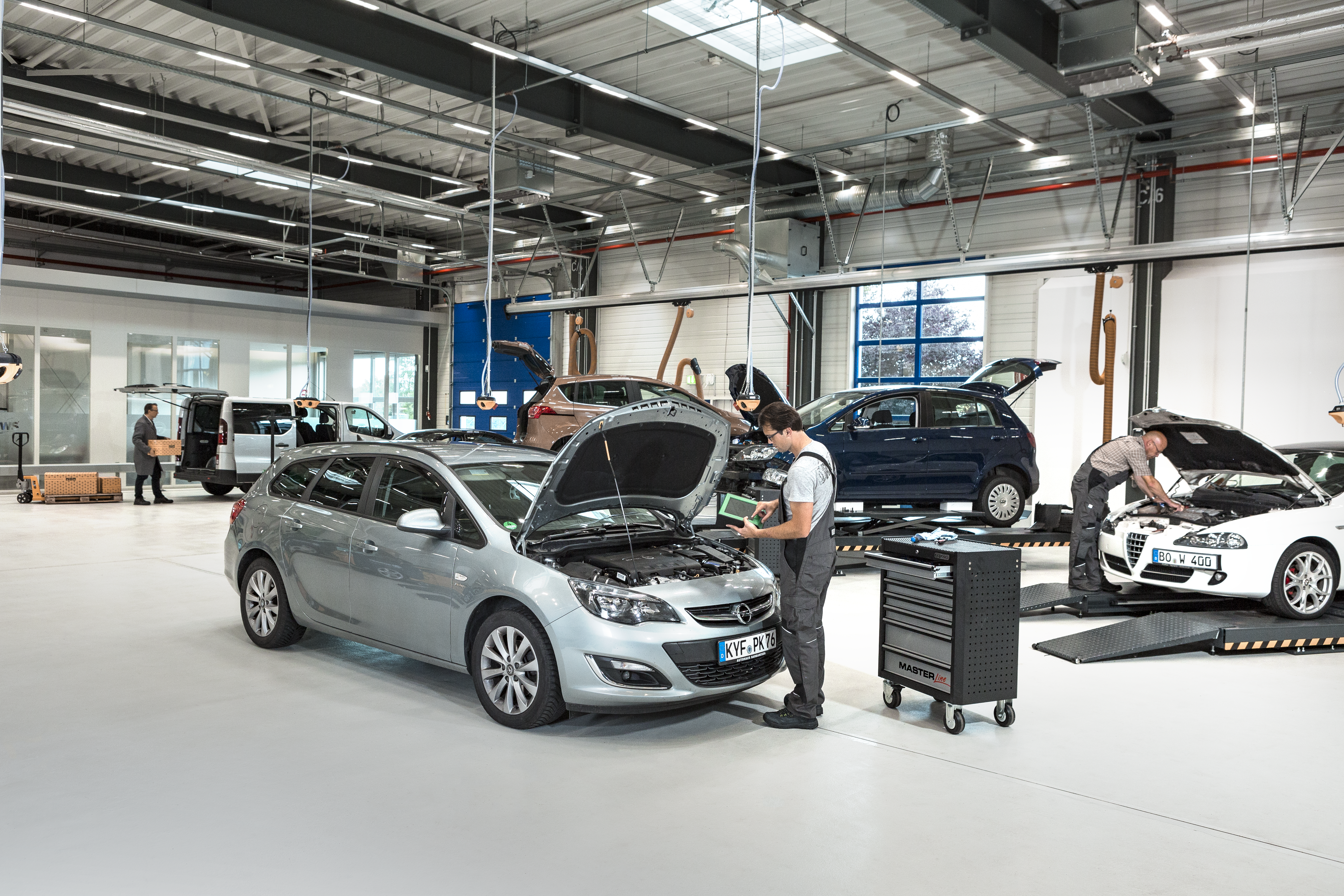 Headlamp levelling system