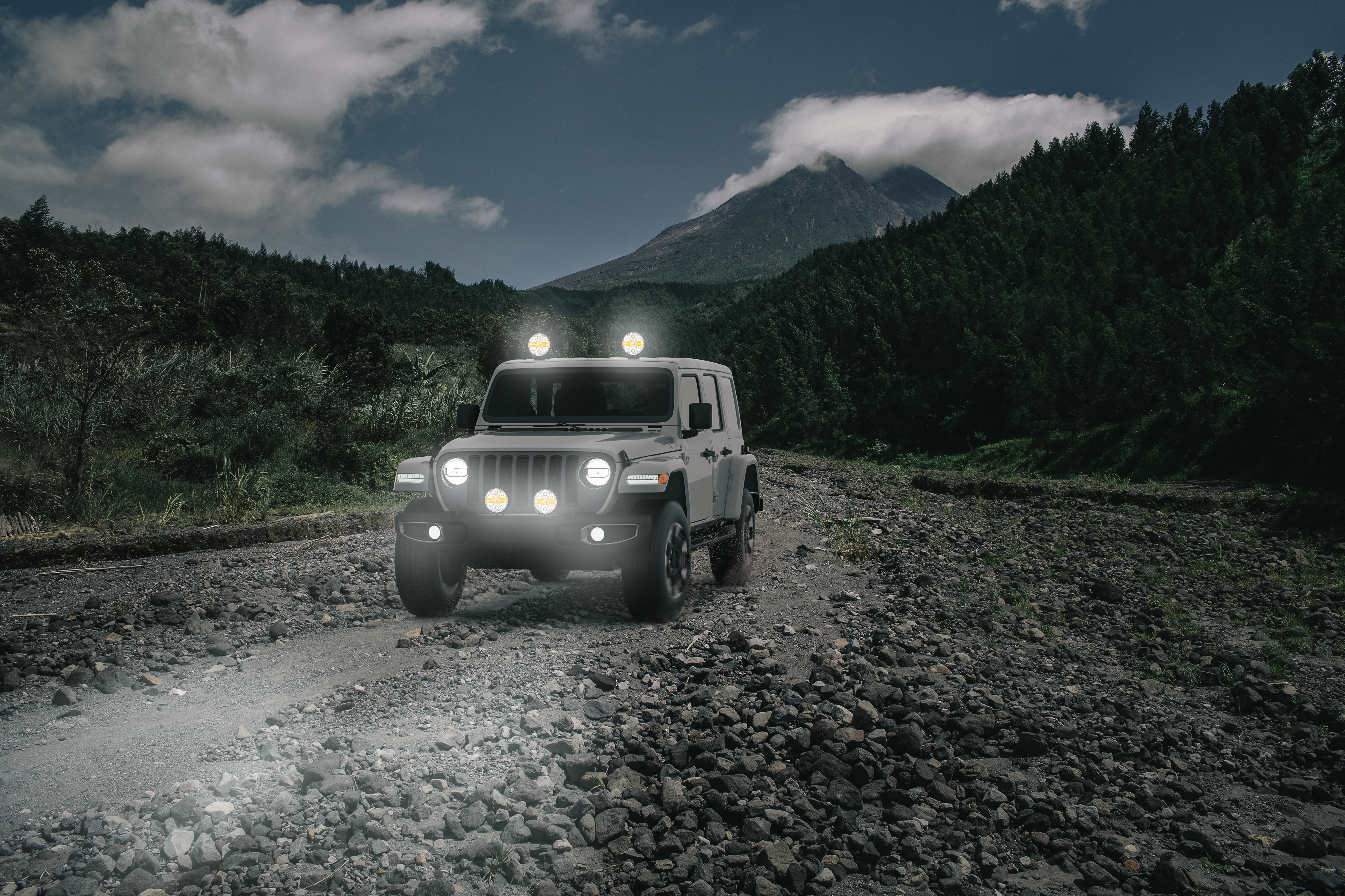 Fari supplementari funzionali con design a LED 