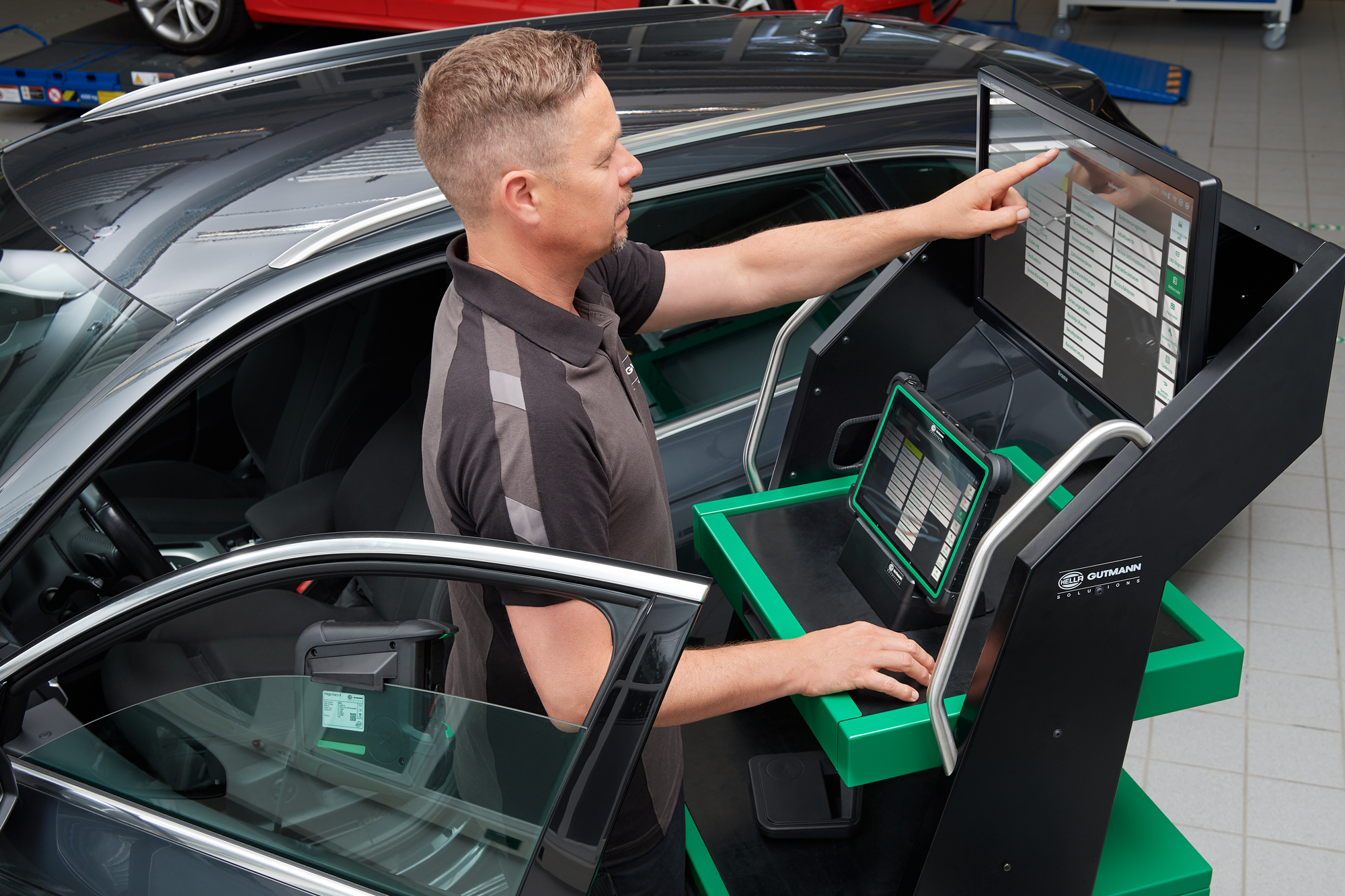 Workshop tools and data for fast and accurate fault diagnosis and ADAS Calibration
