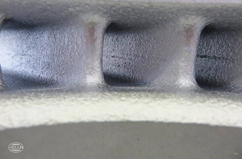 Canalisations de refroidissement radiales d'un disque de frein ventilé